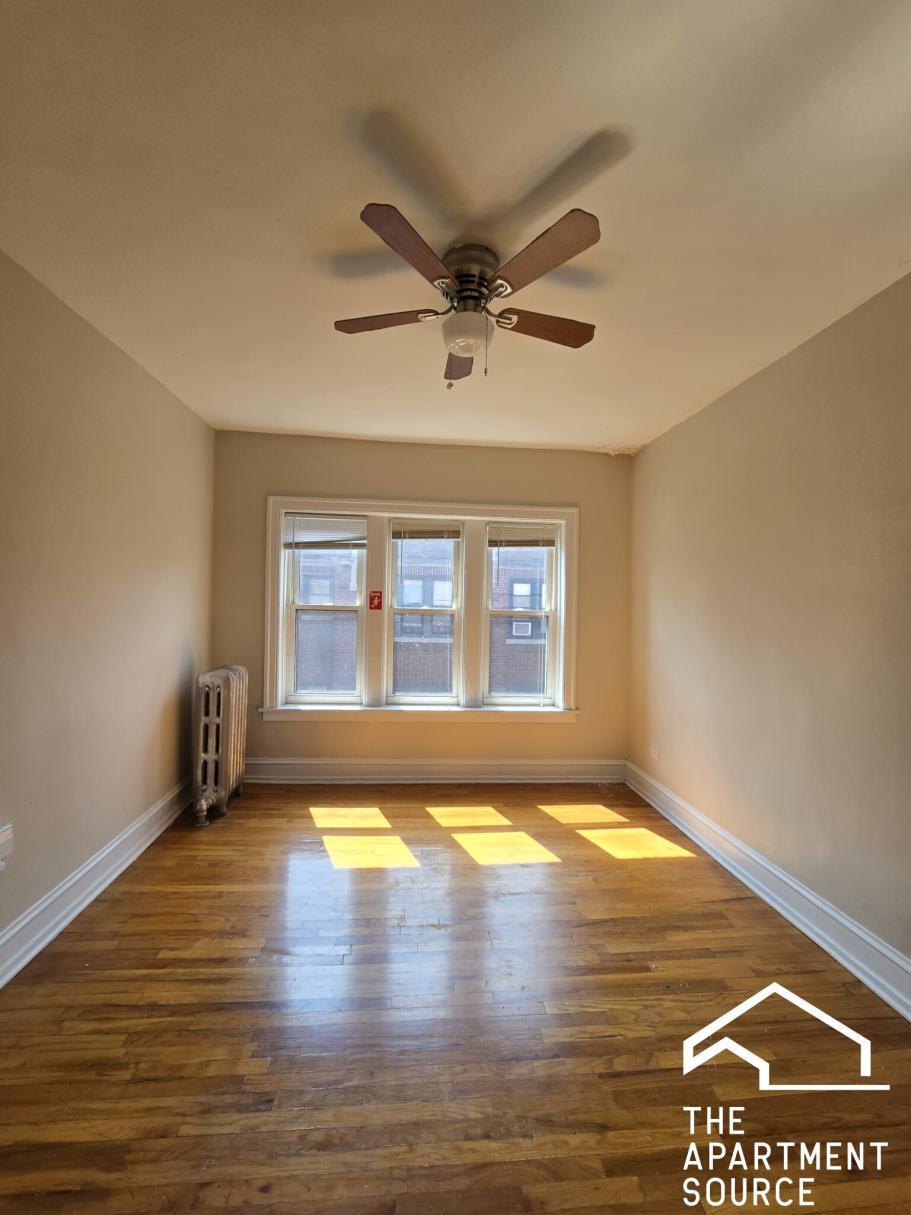 Building Photo - 1364 W Estes Ave