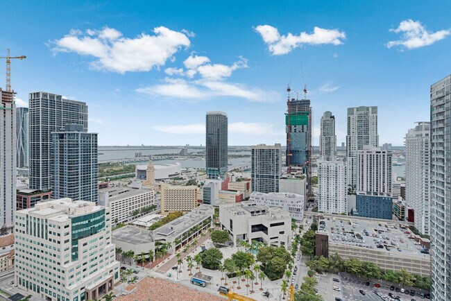 Building Photo - 225 N Miami Ave