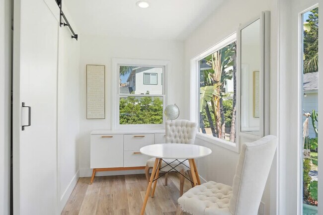 Building Photo - 2464 Jefferson St