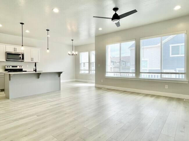 Building Photo - Gorgeous Lehi Home at The Exchange!