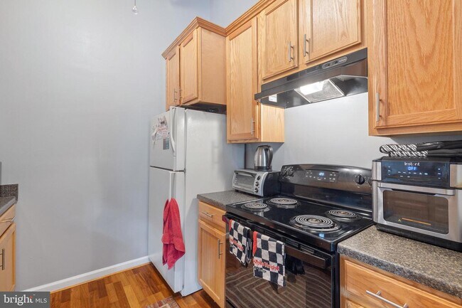 Building Photo - 209 Water Fountain Ct