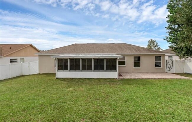Building Photo - 3570 Manor Loop