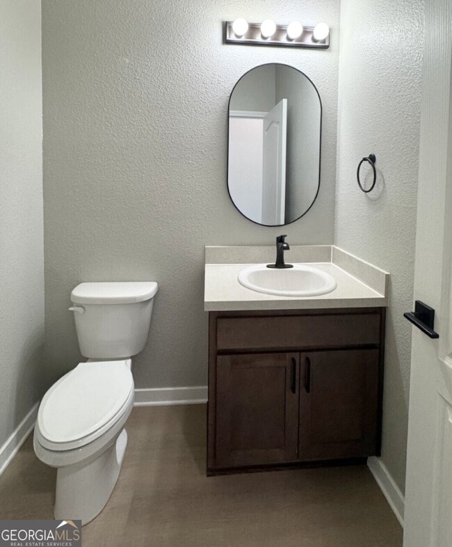 Building Photo - 164 Ashwood Cir