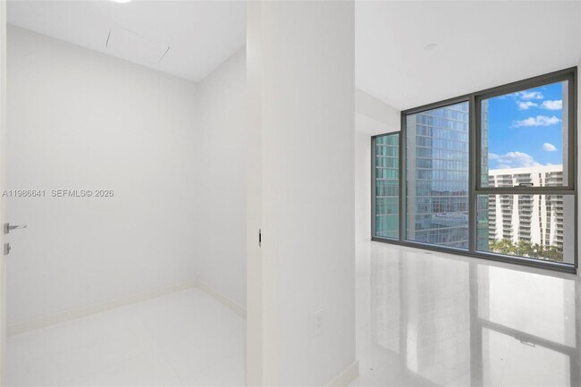 Building Photo - 300 Biscayne Blvd Way