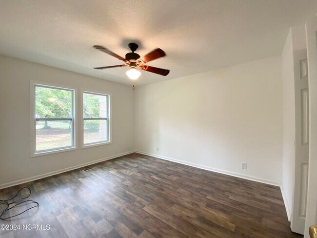 Building Photo - PRIVATE COVERED POOL IN CAROLINA SHORES!