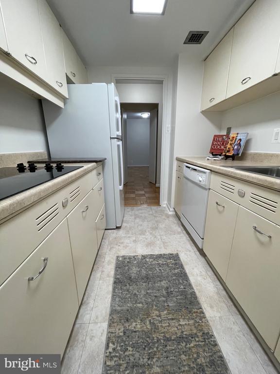 Building Photo - 520 N St SW