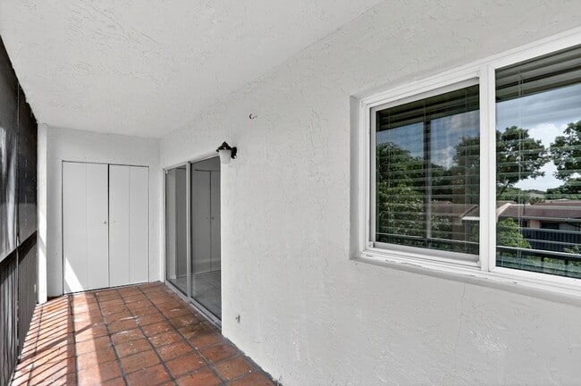 Building Photo - 9280 SW 3rd St