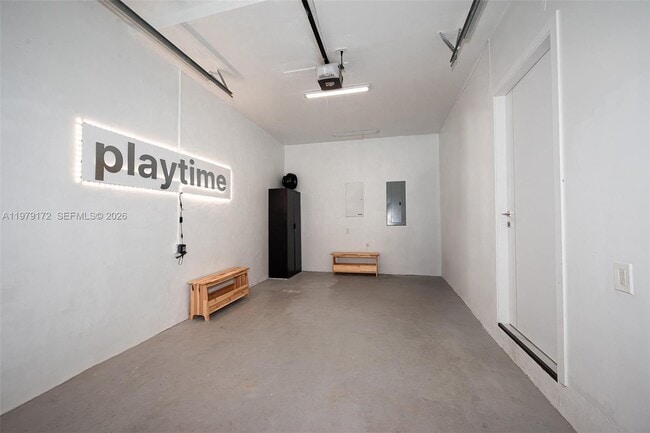 Building Photo - 2516 NE 21st St