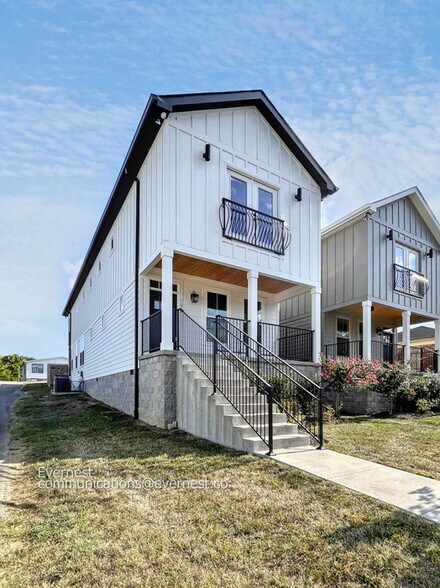 Building Photo - 1107 Walsh St