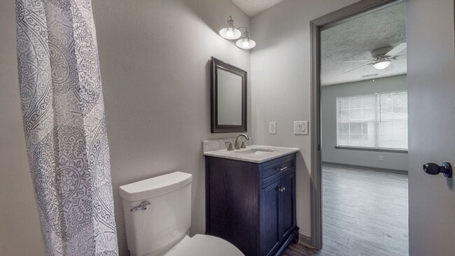 Building Photo - 3 Bedroom, 2 Bathroom home in the City of ...
