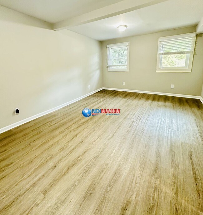 Building Photo - Renovated 4-bedroom ranch in Stone Mountain