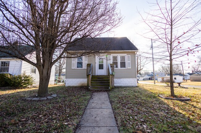 Primary Photo - 1600 N Church St