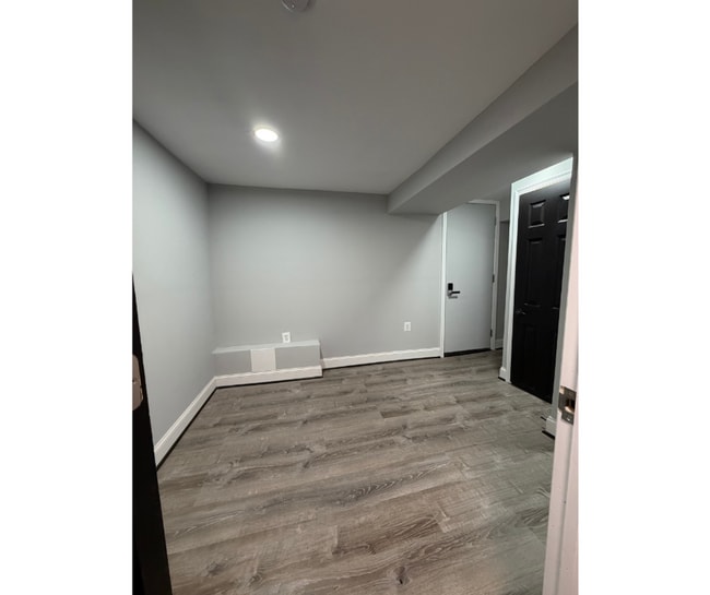 Building Photo - 1106 N Lakewood-1A AVAILABLE $650 1A