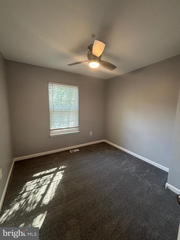 Building Photo - 863 English Chestnut Dr