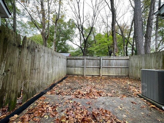 Building Photo - 208 Susan Constant Dr