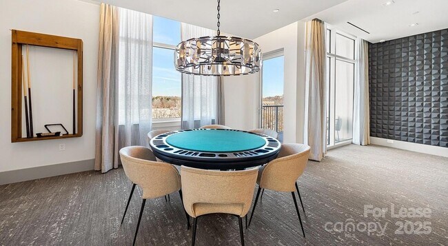 Building Photo - 4425 Sharon Rd