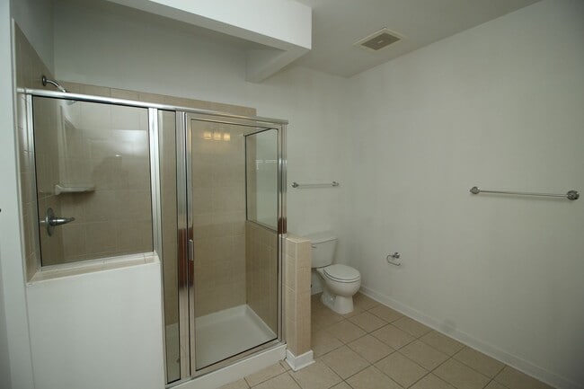 Building Photo - 2026/2027 JHU Off -Campus Gorgeous 2bd/2ba at The Lofts w/ W/D & A/C & more! Available 6/9/26