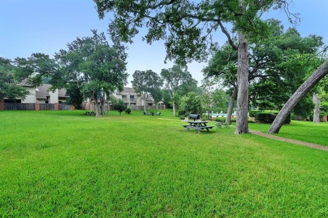 Building Photo - 3801 Menchaca Rd