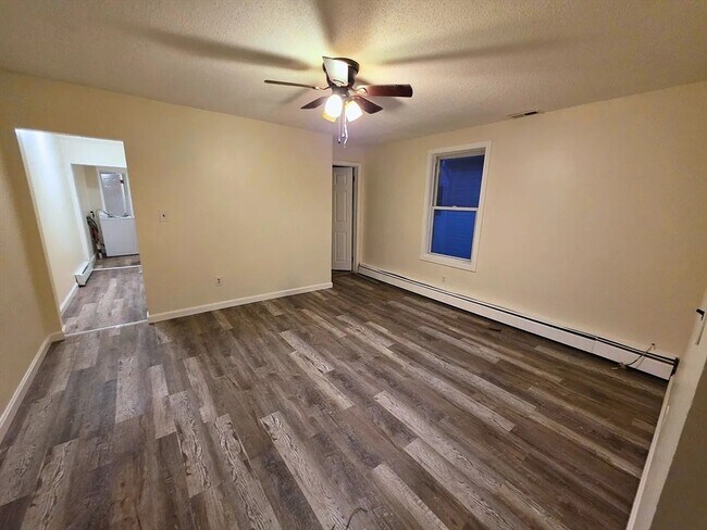 Building Photo - 18 Barclay St