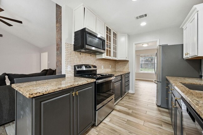 Building Photo - 4023 Broken Elm Dr