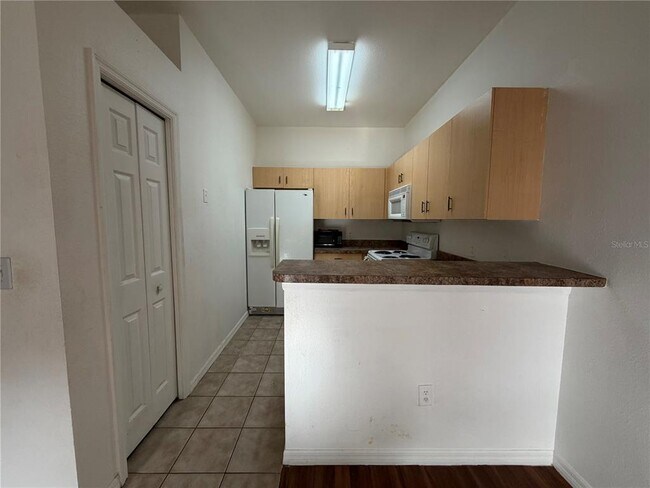 Building Photo - 353 Port Pleasant Dr