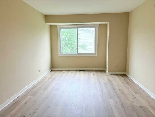 Building Photo - 424 Mallard Dr