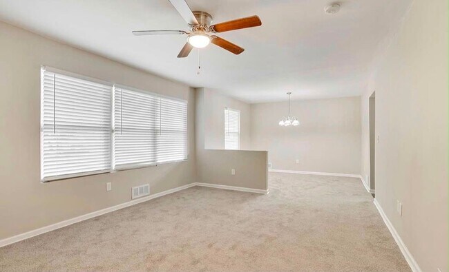 Building Photo - 1355 Steven Dr