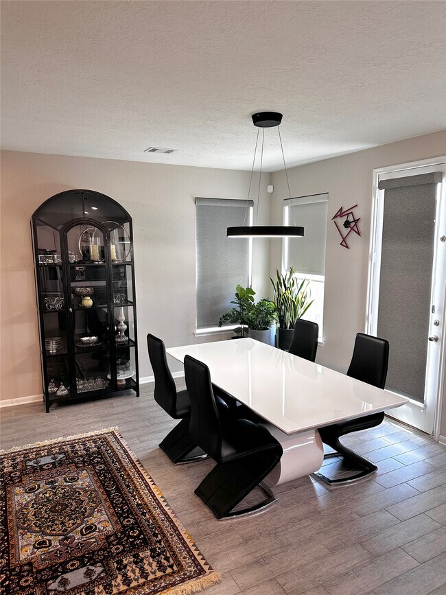 Building Photo - 15811 Copper Oak Ln