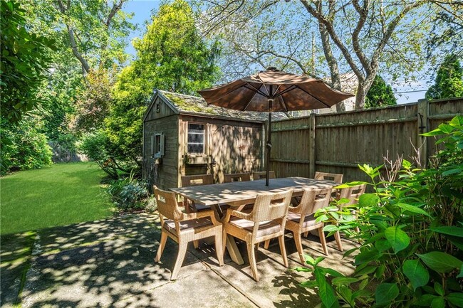 Building Photo - 14 Greenough Pl