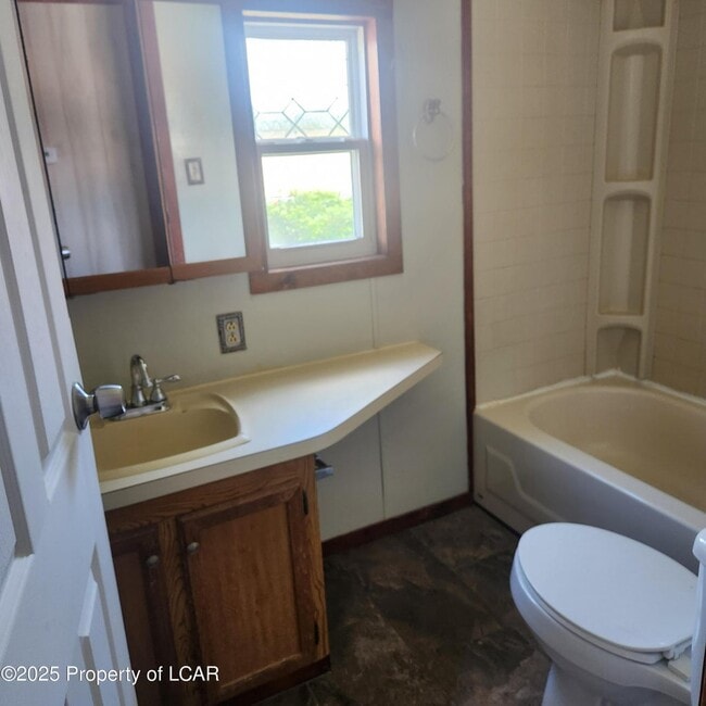 Building Photo - 424 Flamingo Ct