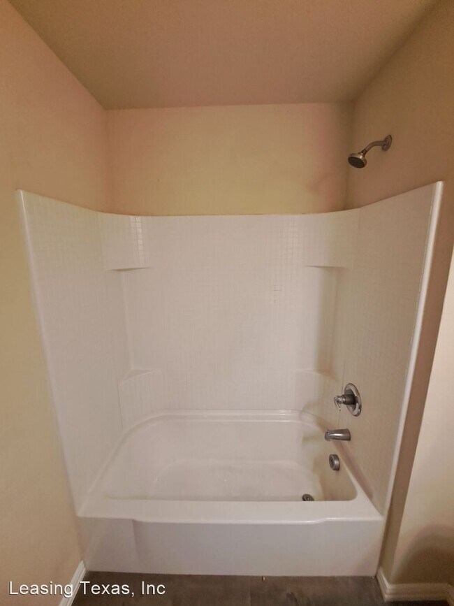 Building Photo - 3 br, 2.5 bath House - 749 River Hill Ln.