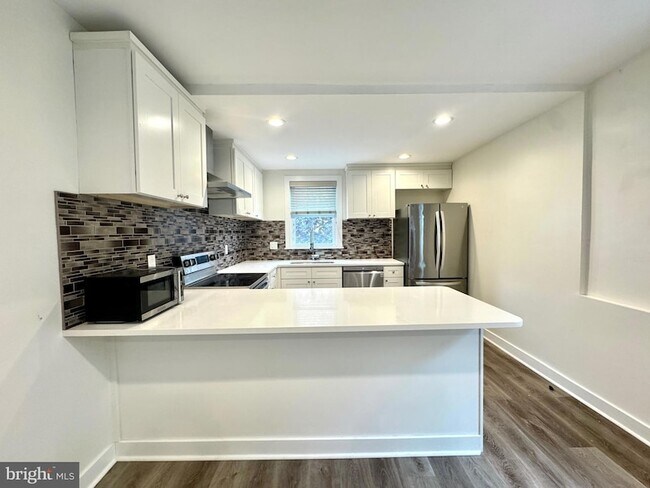 Building Photo - 2226 Fairmount Ave