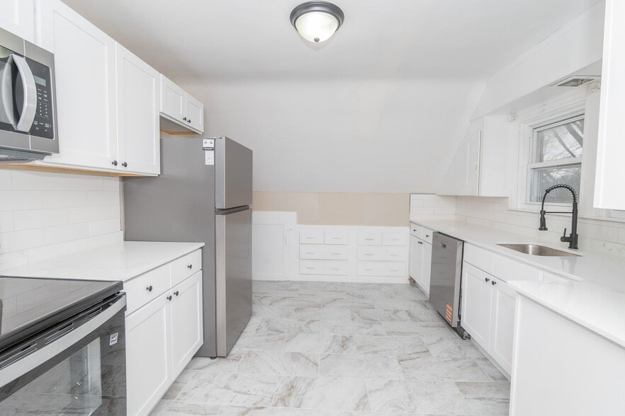 Building Photo - 848 Smith St