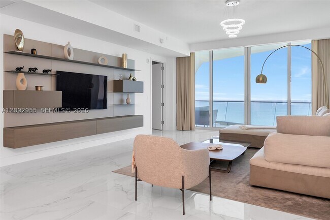 Building Photo - 16901 Collins Ave