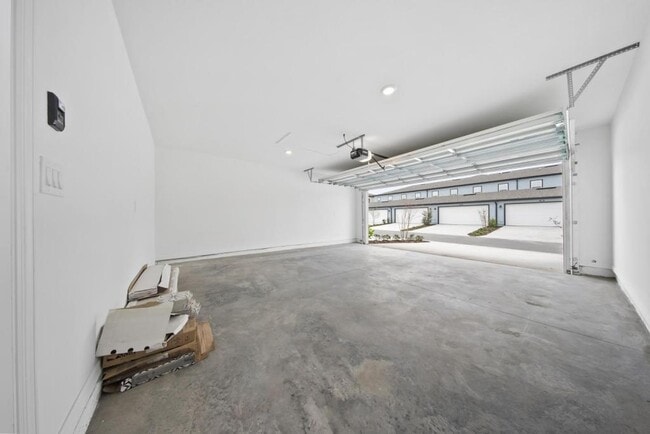 Building Photo - 17538 Northlake Grv Dr