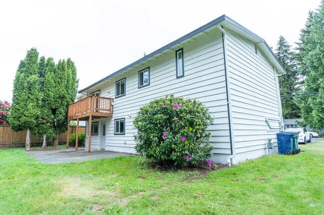 Building Photo - 4bed/3bath home in Finn Hill