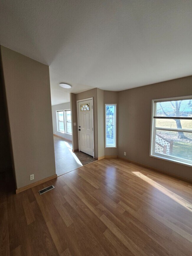 Building Photo - Beautiful Country Home, Powell Butte