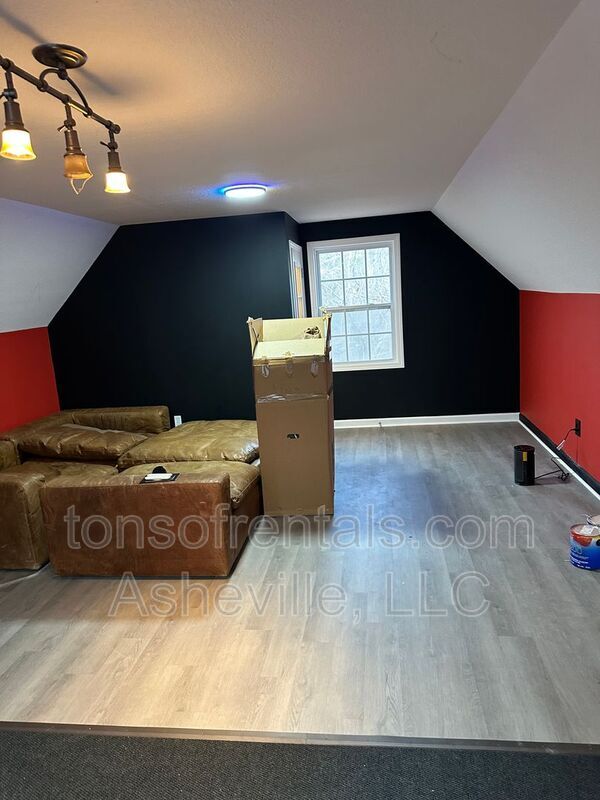 Building Photo - 33 Chapel Hill Church Rd