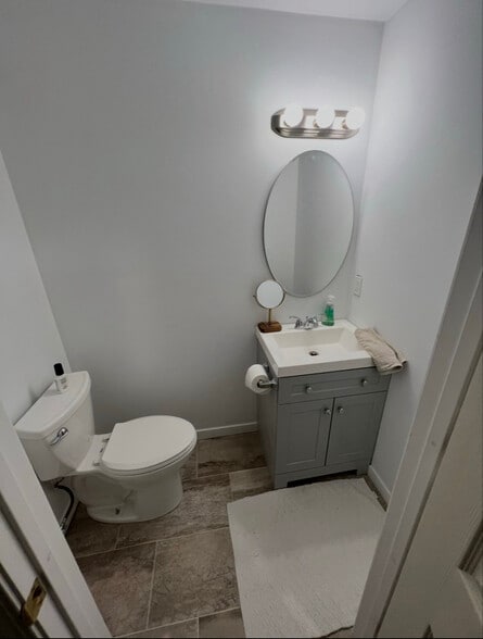 Building Photo - 3719 Kalamazoo Ave SE