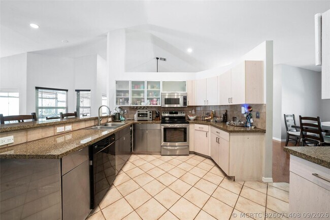 Building Photo - 14463 SW 16th Ct