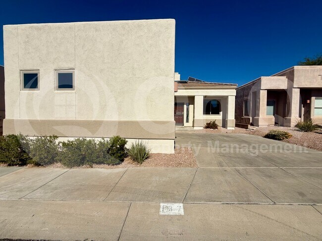 Building Photo - 137 E Calle Zavala