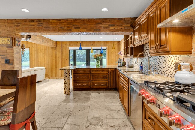 Building Photo - 13400 N Calusa Club Dr