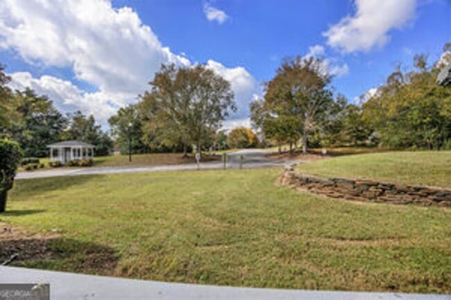 Building Photo - Like New! 2 bedroom 2 bathroom end unit condo! Must see!