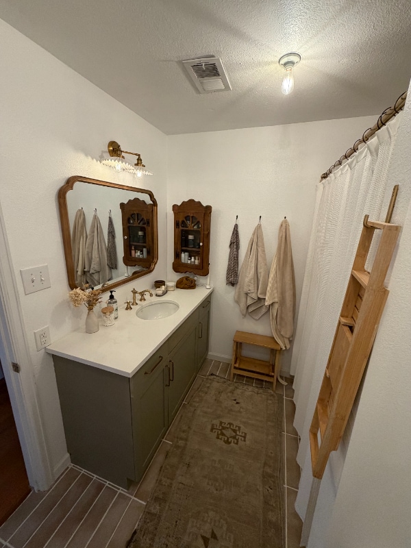 Building Photo - 2375 Hanover St