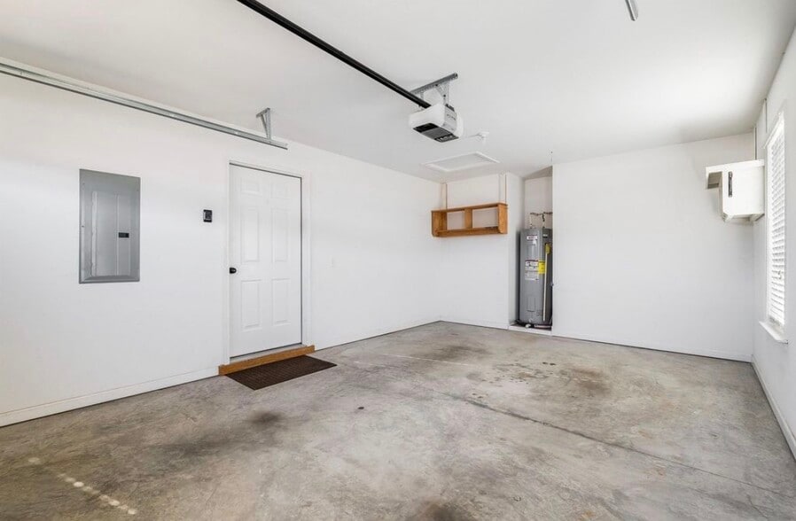 Building Photo - 7 Hull Hills Ln