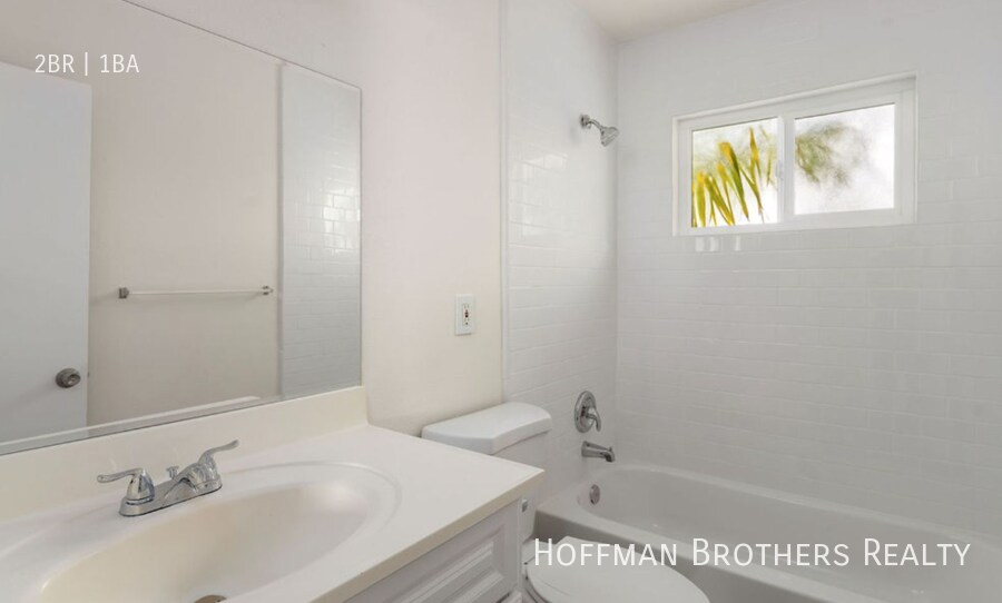 Building Photo - 4271 Columbus St