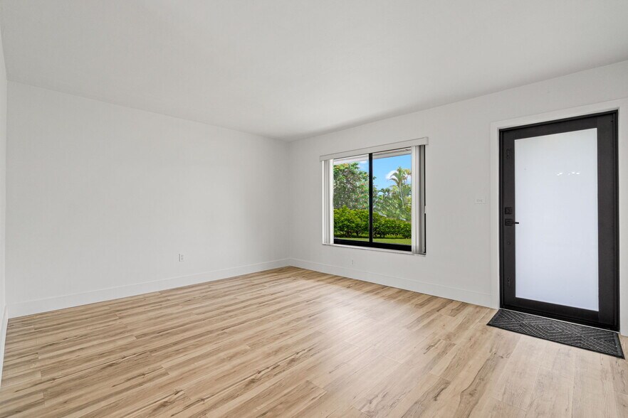 Building Photo - 5110 SW 106th Ave