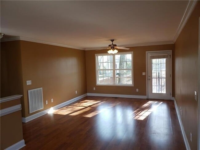 Building Photo - 247 Dogwood Ln SE
