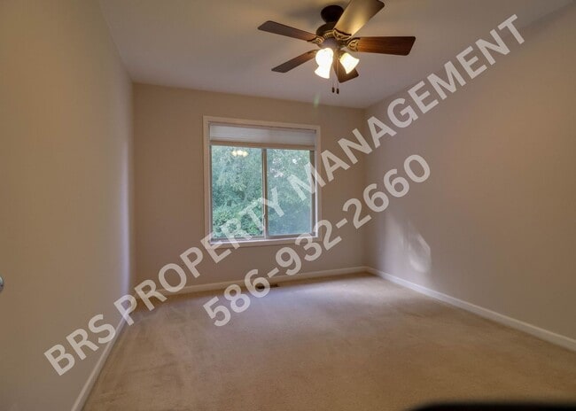 Building Photo - New Baltimore 2 bedroom 2 bath condo
