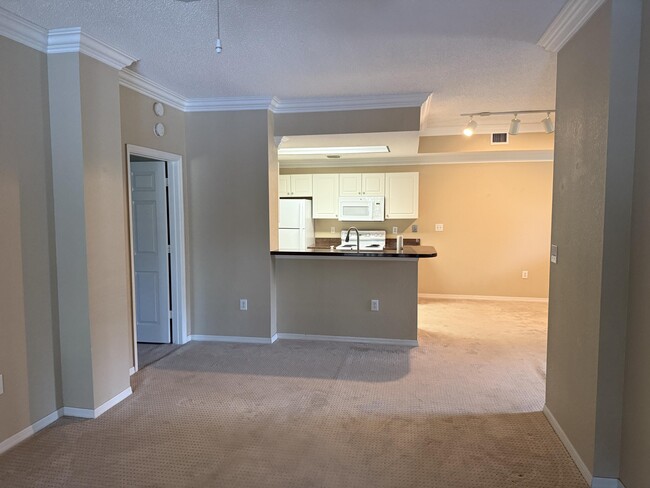Building Photo - 2806 Veronia Dr